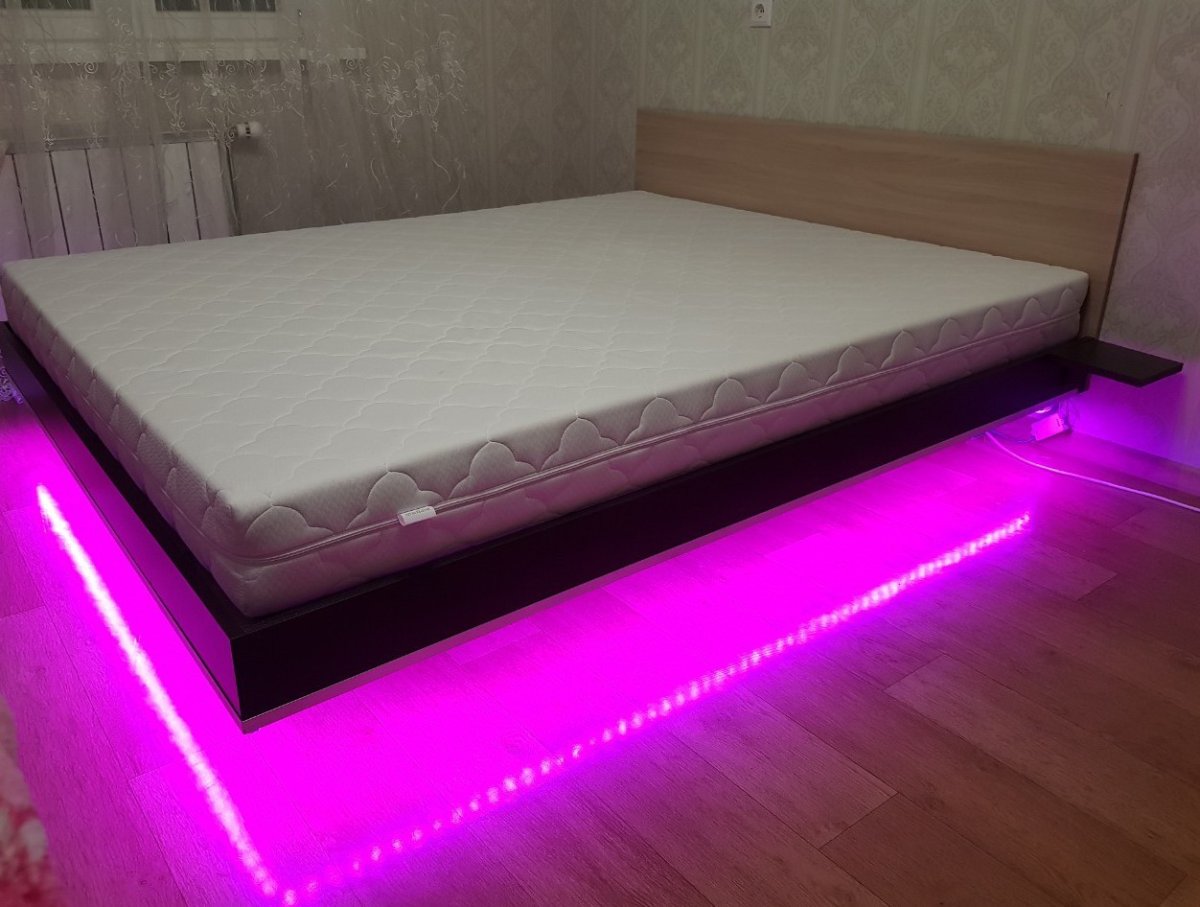 Кровать с подсветкой