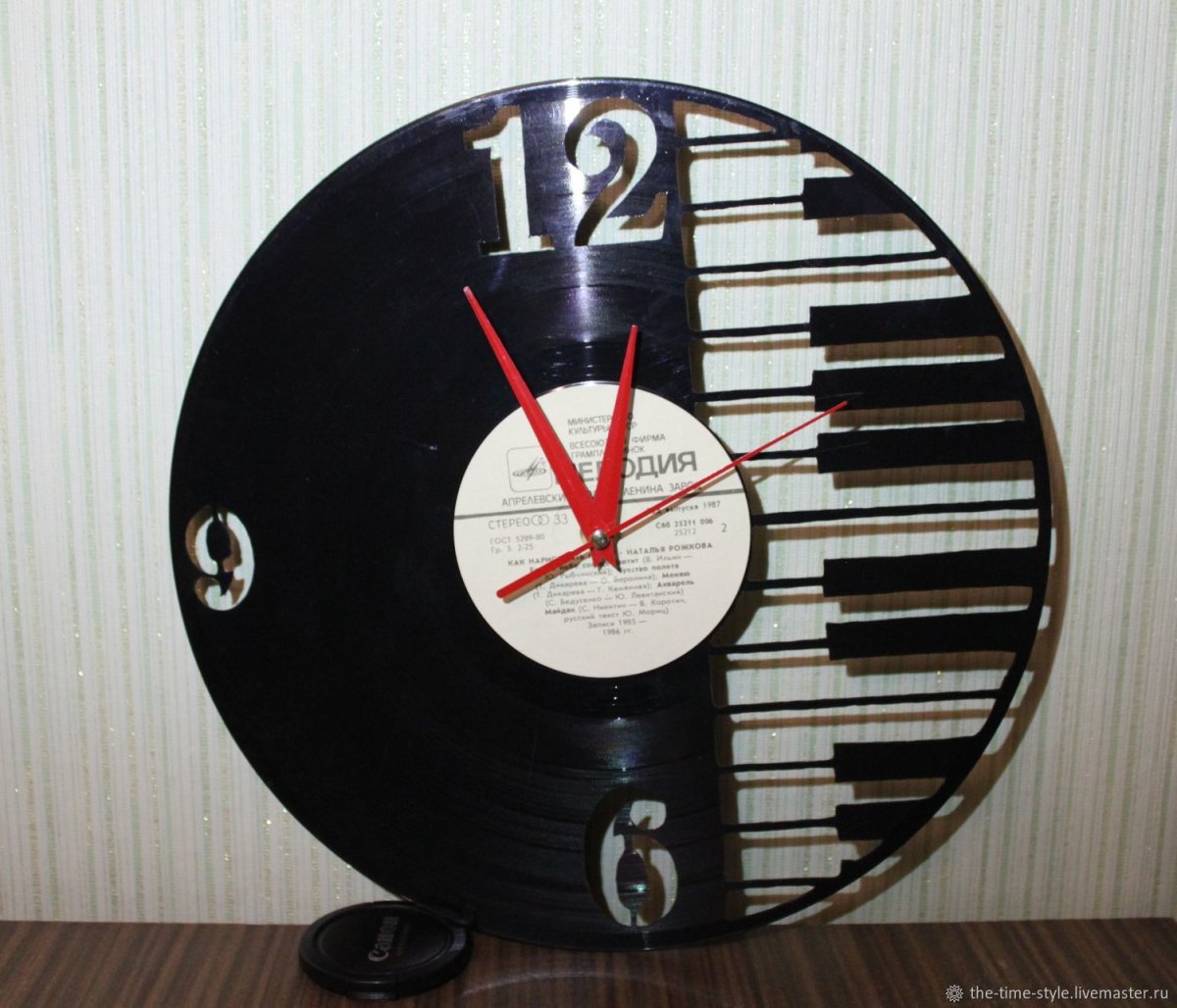 Часы из проигрывателя
