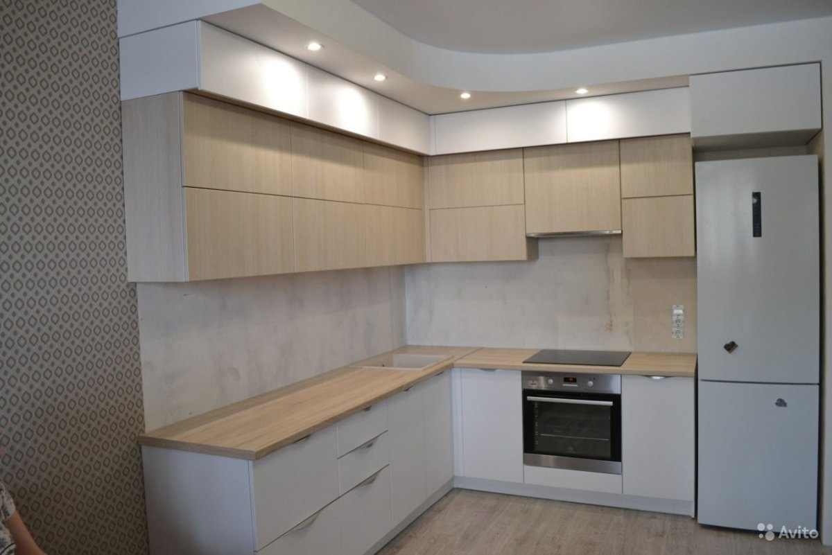 Кухня три яруса угловая