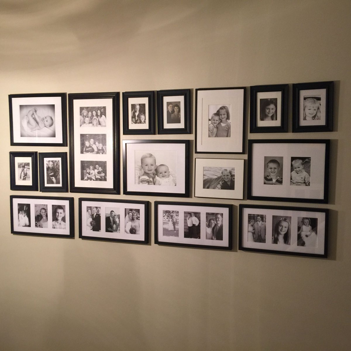 Развеска фотографий на стене