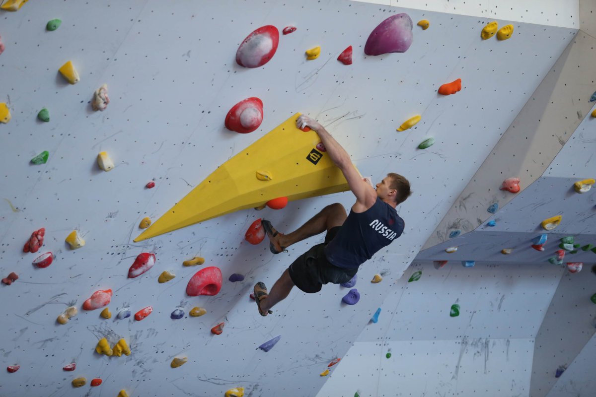 Скалодром в детской комнате