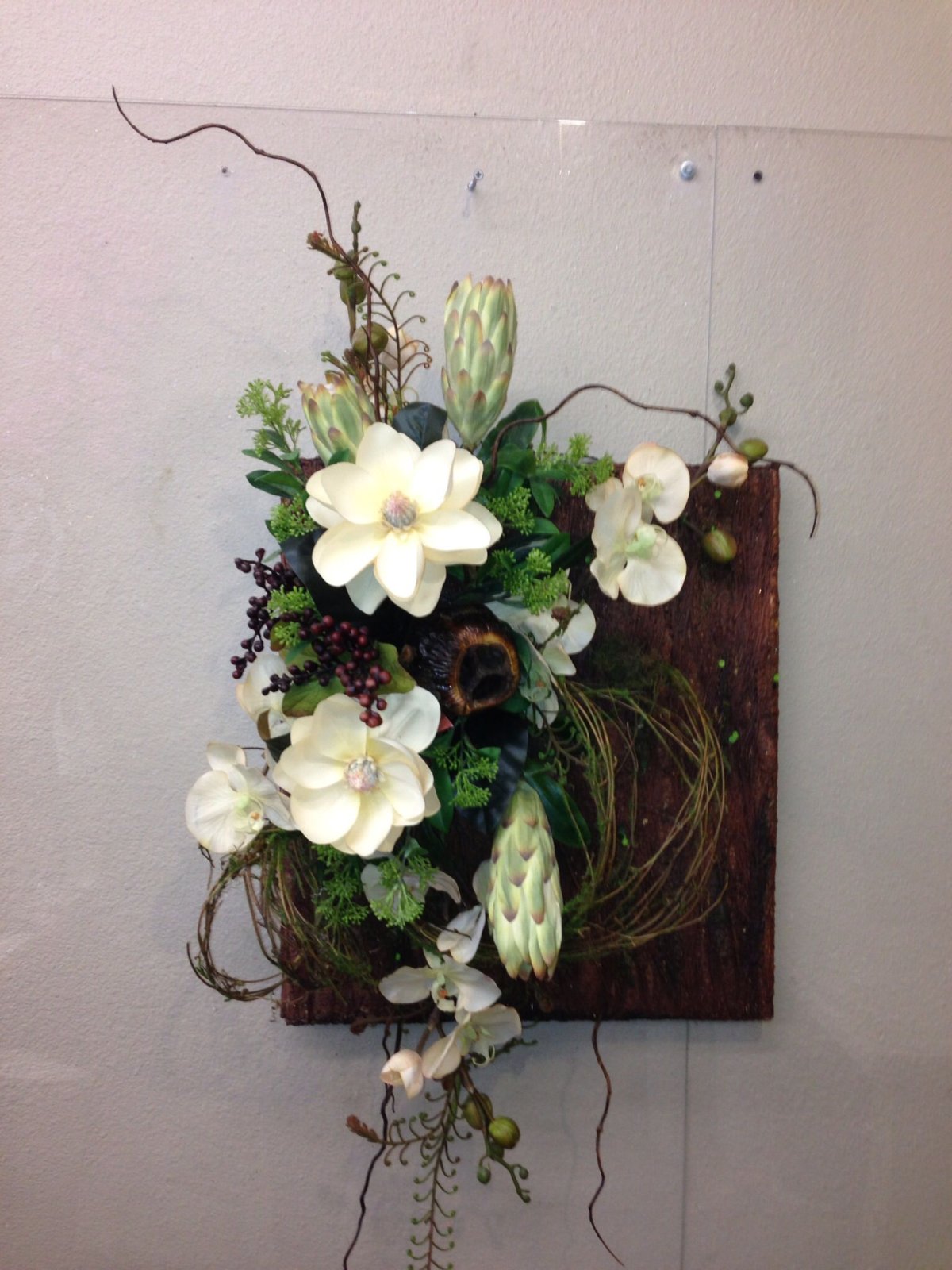 Икебана из искусственных цветов