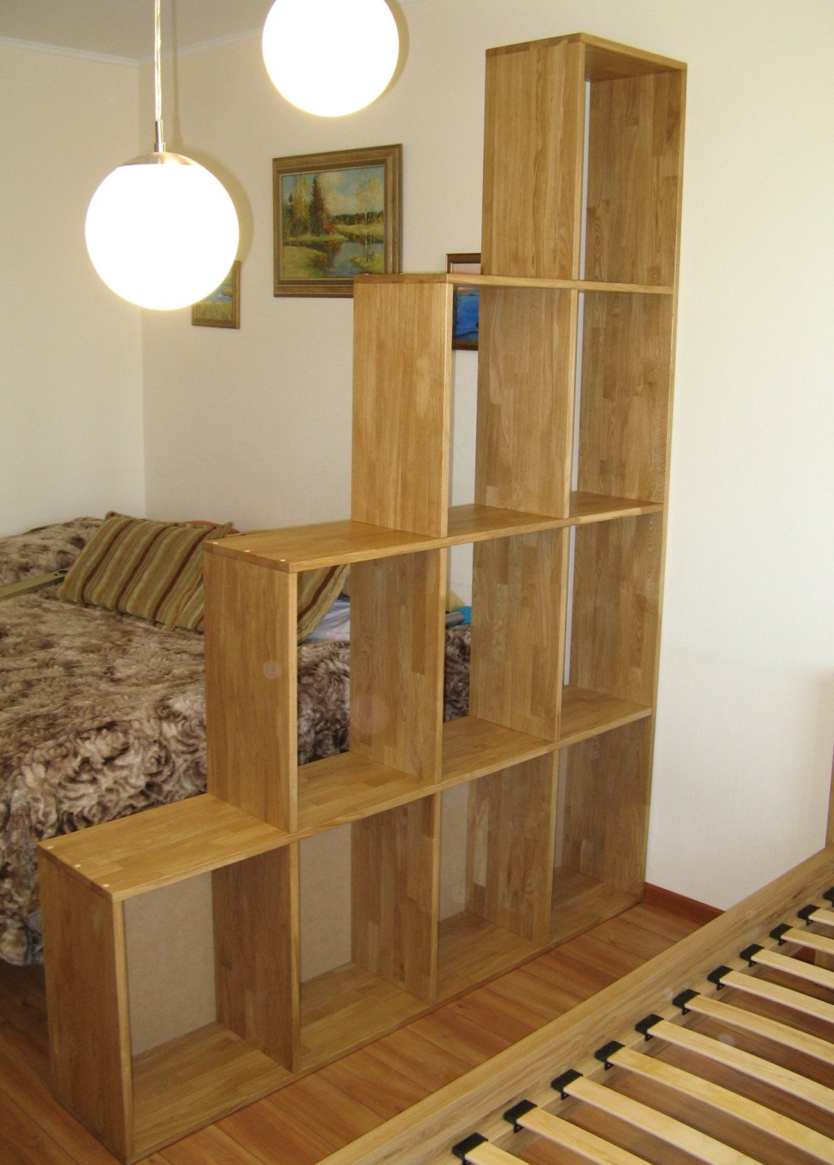 Этажерка для разделения комнаты