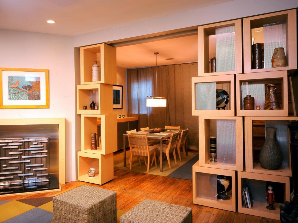 Сквозной стеллаж для зонирования