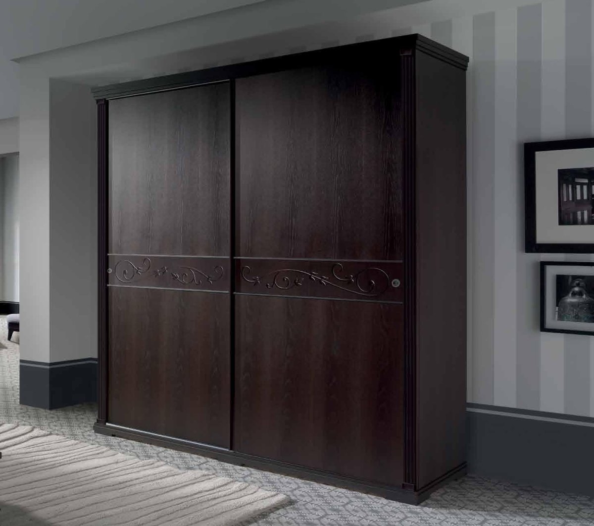 Прихожая со встроенным шкафом купе в нишу