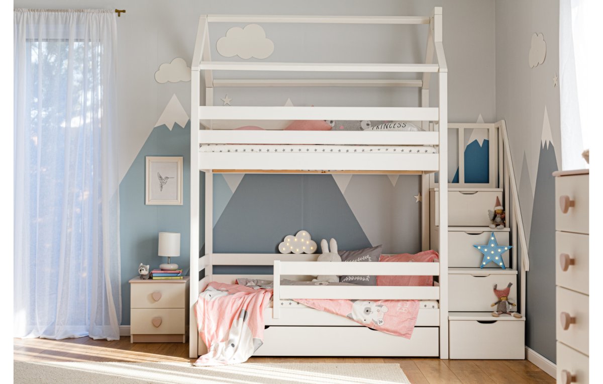 Детская спальня для многодетной семьи