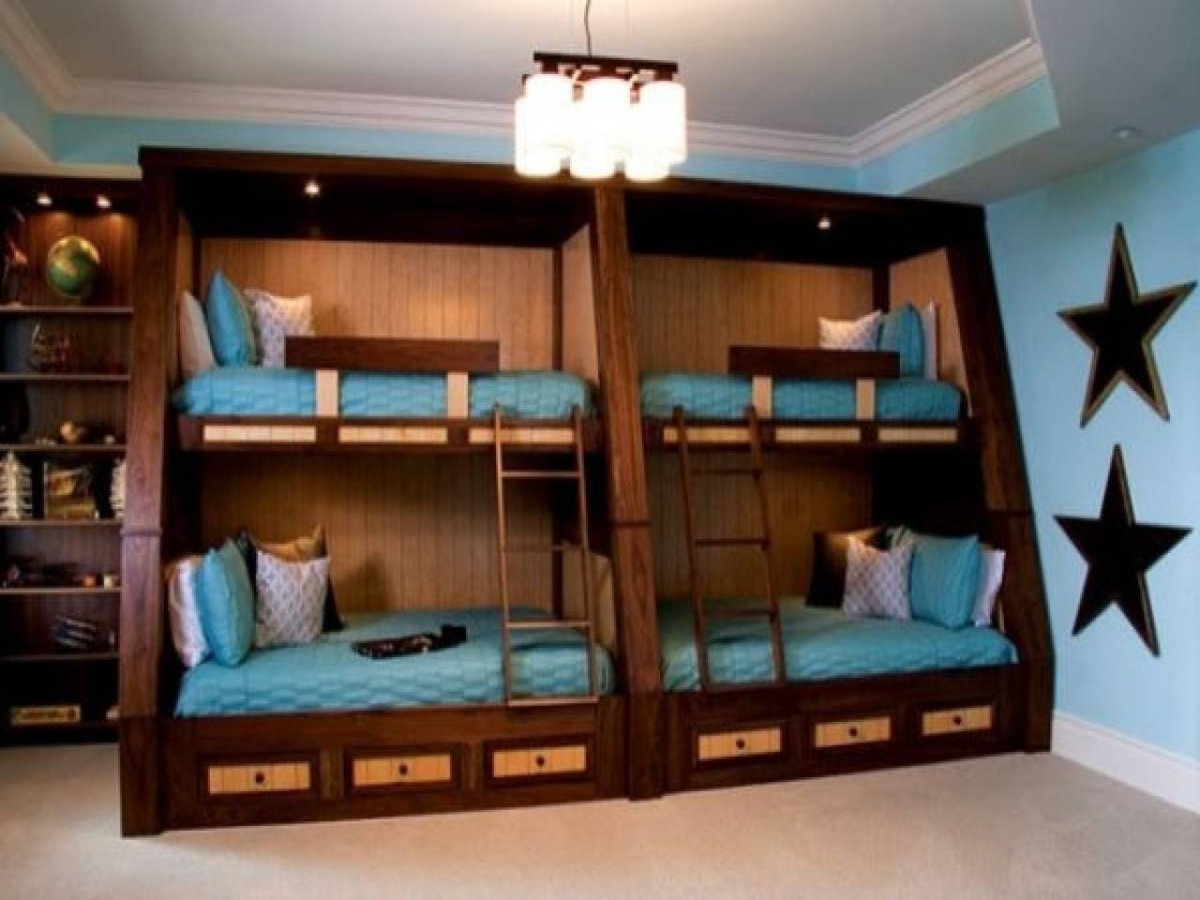 Комната с двухэтажной кроватью