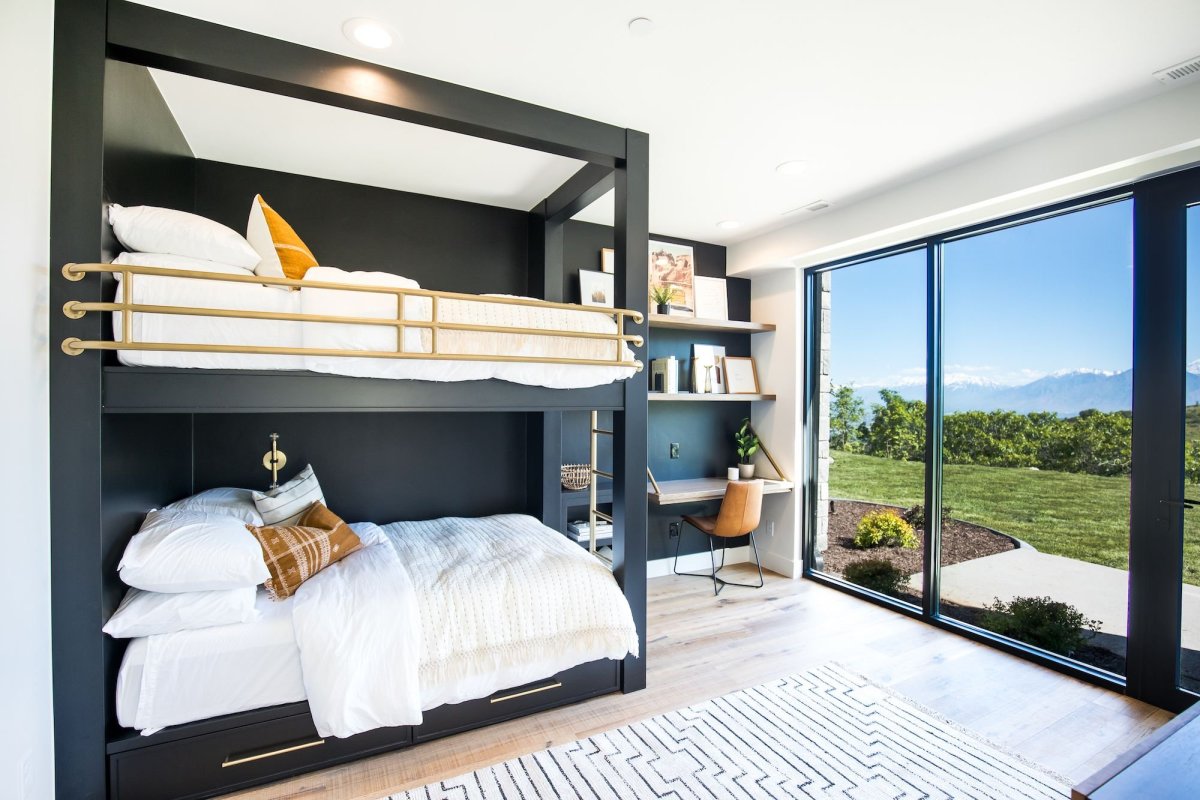 Двухъярусная четырехместная кровать