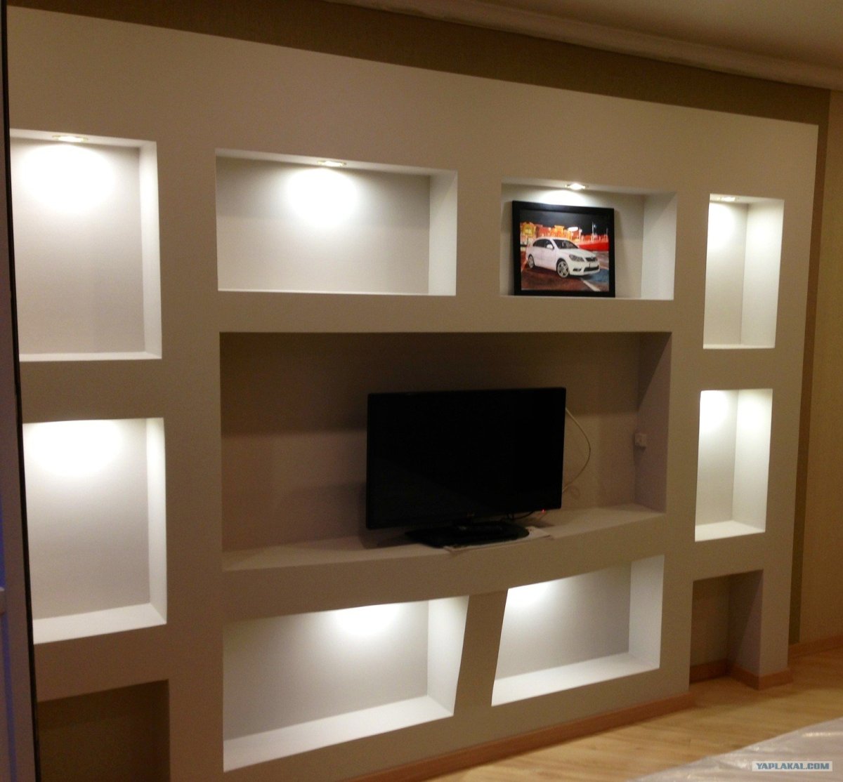 Полка из тамбурата ikea