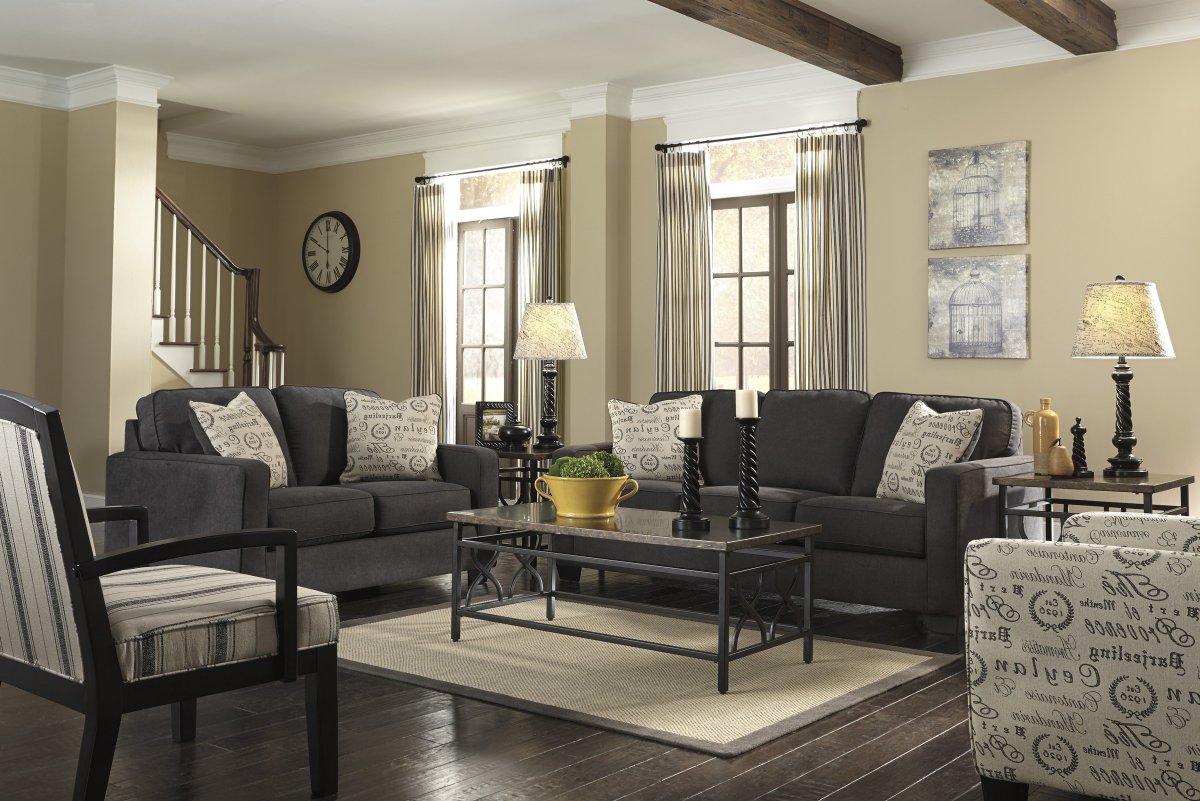 Гостиная с серыми стенами