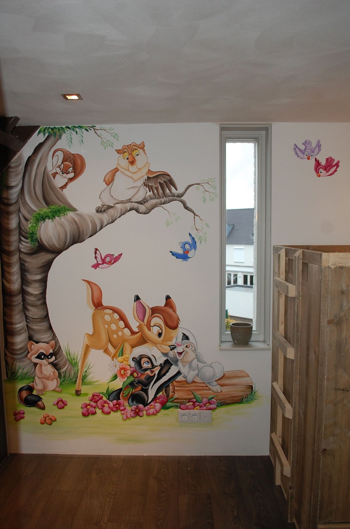 Художественная роспись стен в детской комнате