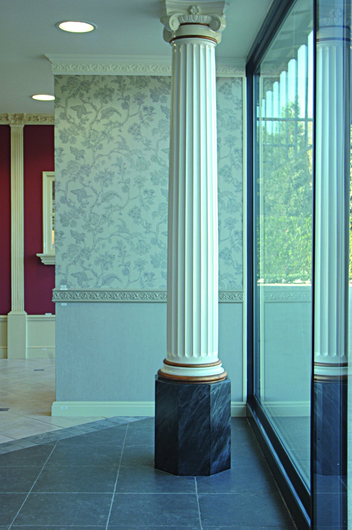 Колонны в интерьере