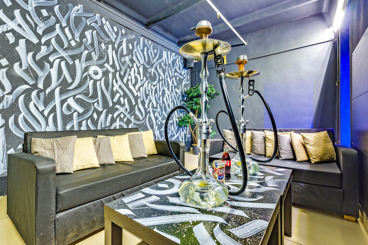 Стена в кальянной