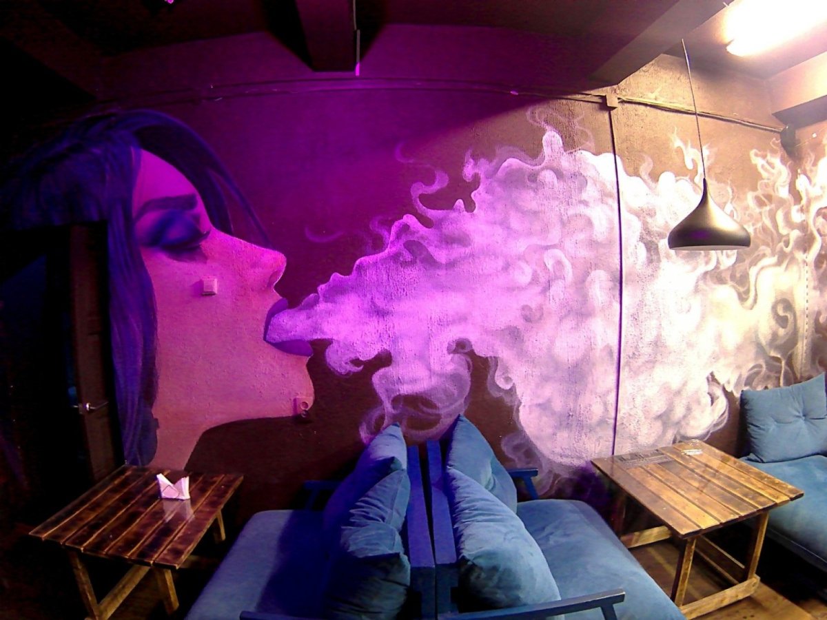 Стена в кальянной