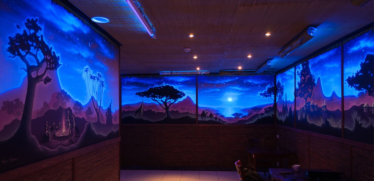 Стена в кальянной