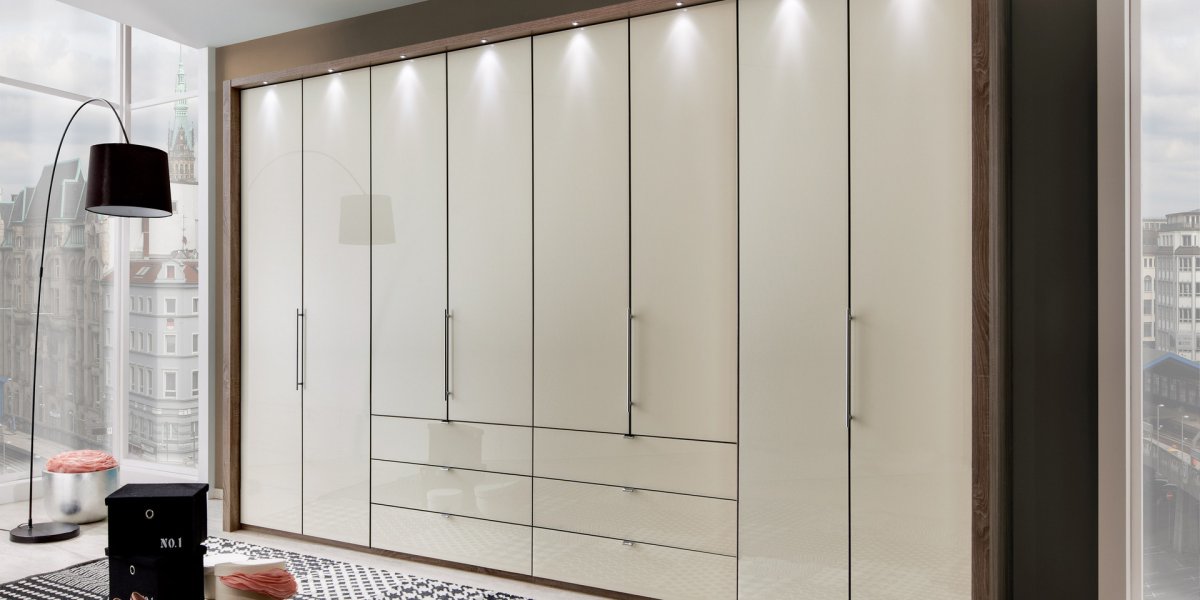 Шкаф распашной