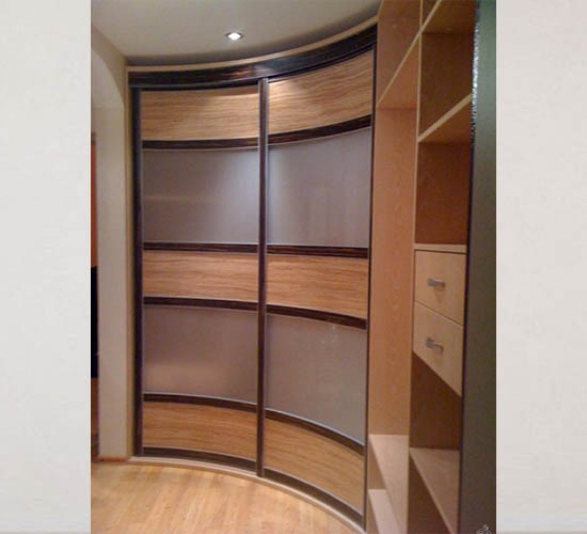 Угловой радиусный шкаф 900x900