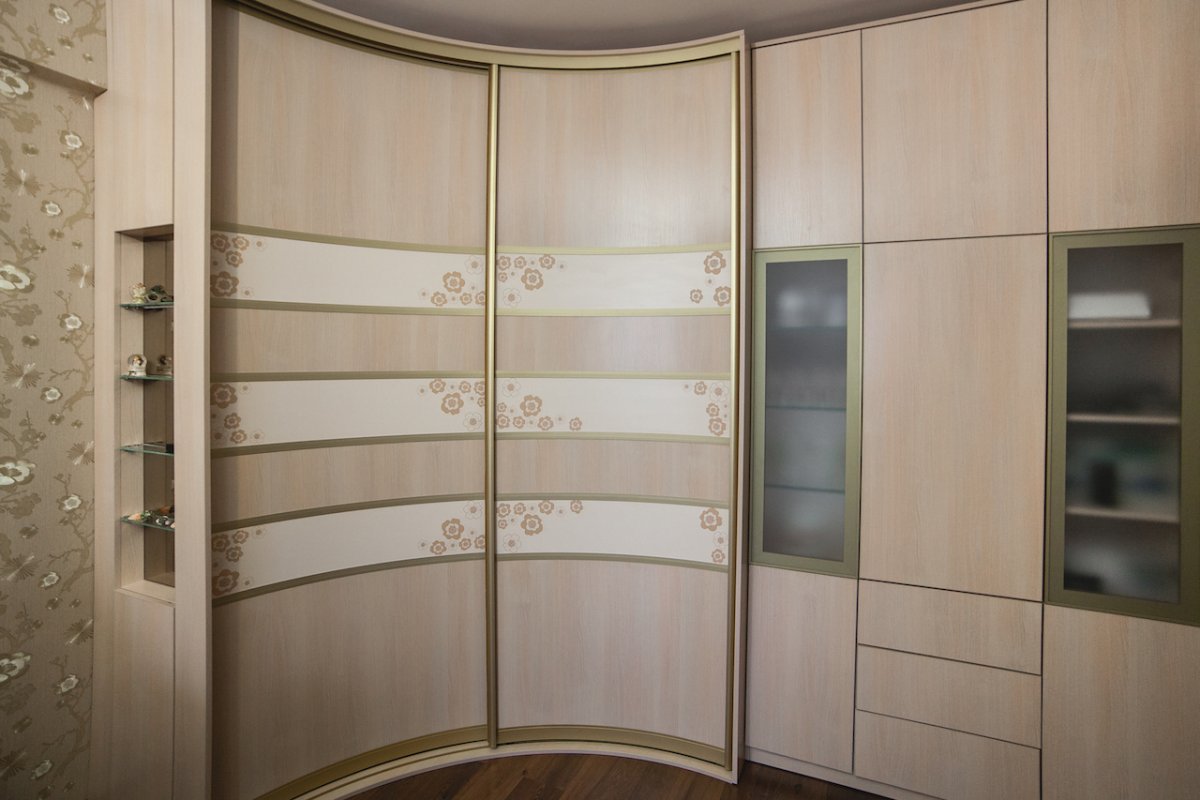 Шкаф-купе вогнутый Оренбург фото