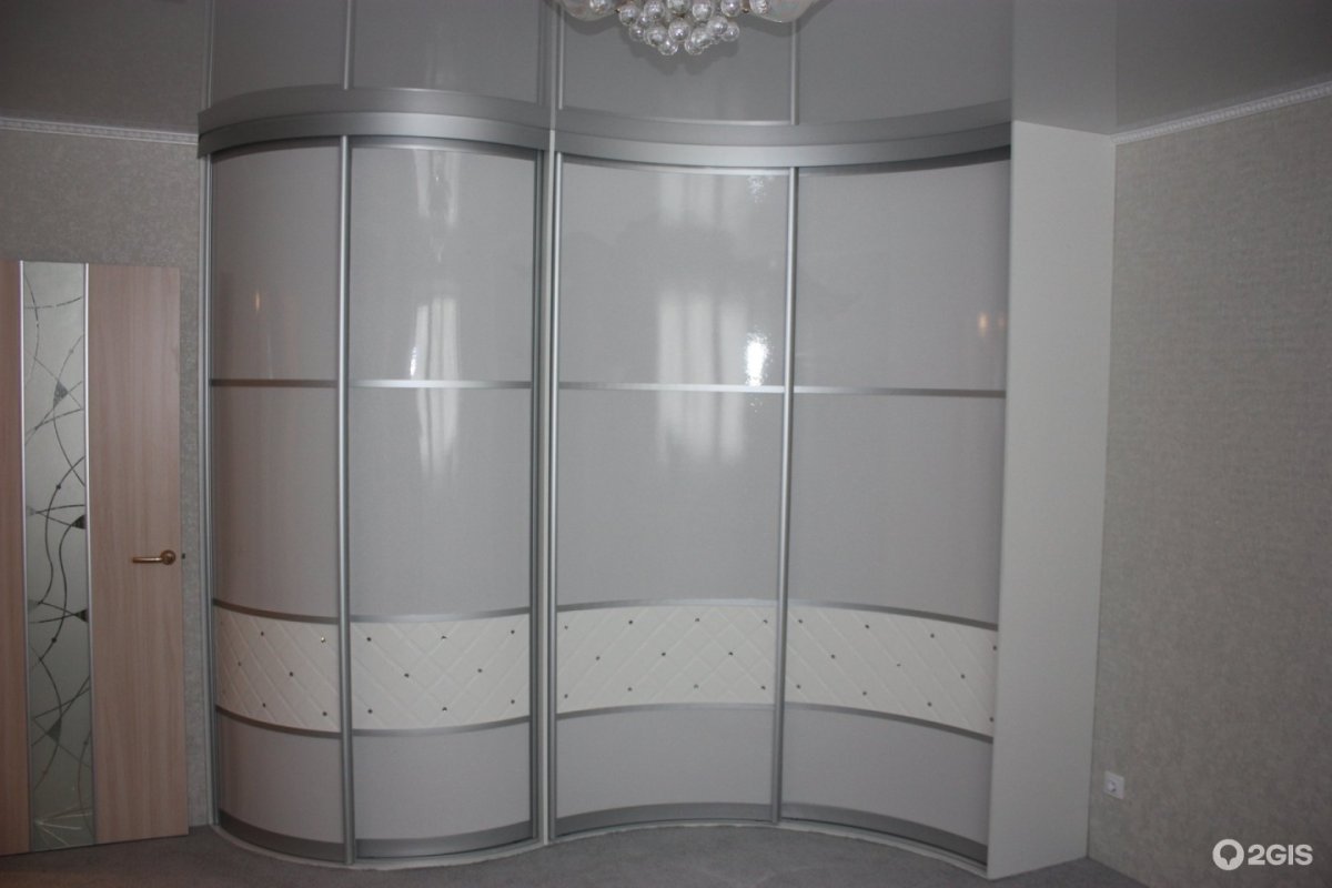 Радиусный шкаф в спальню