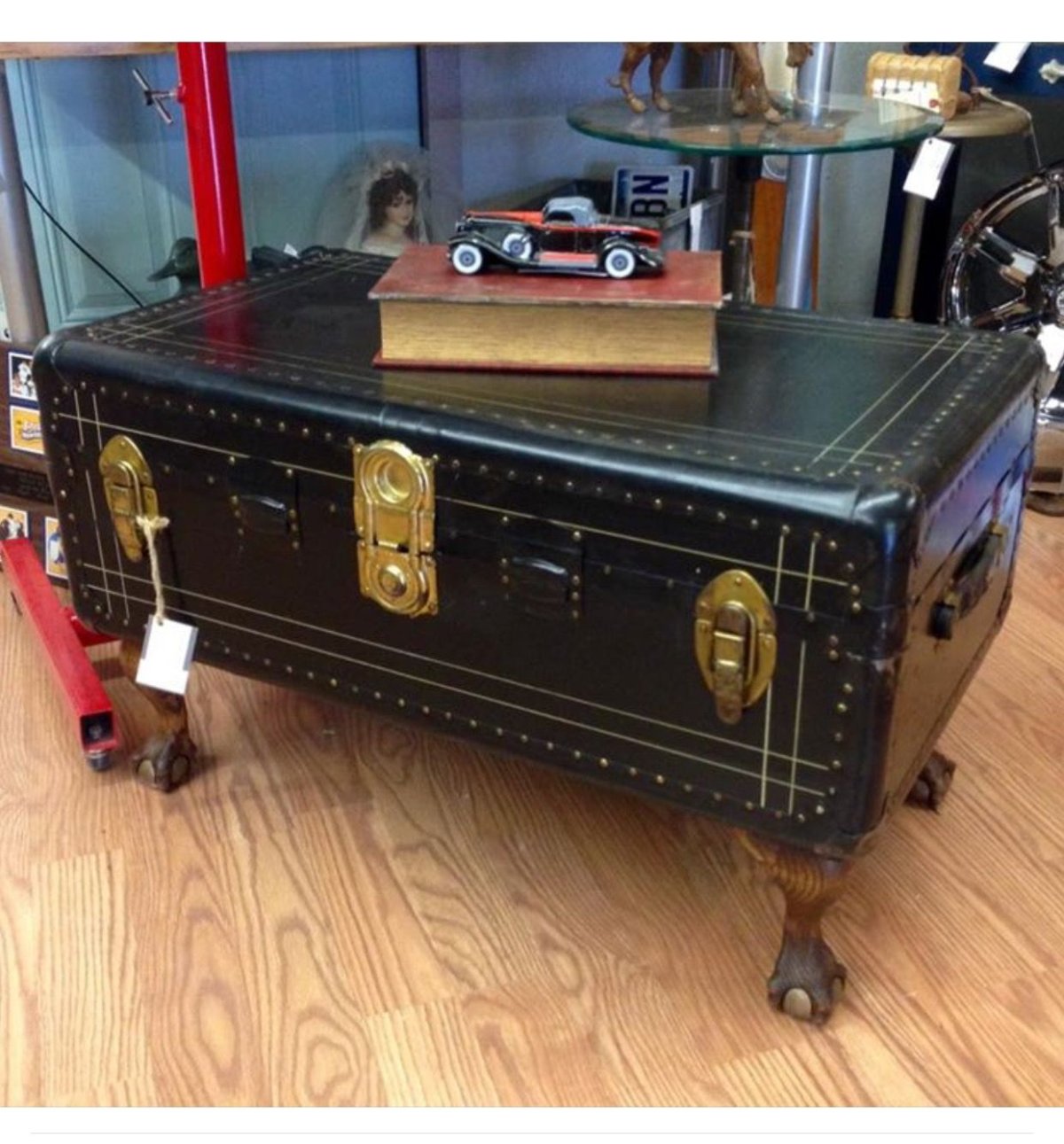 Письменный столик из чемодана