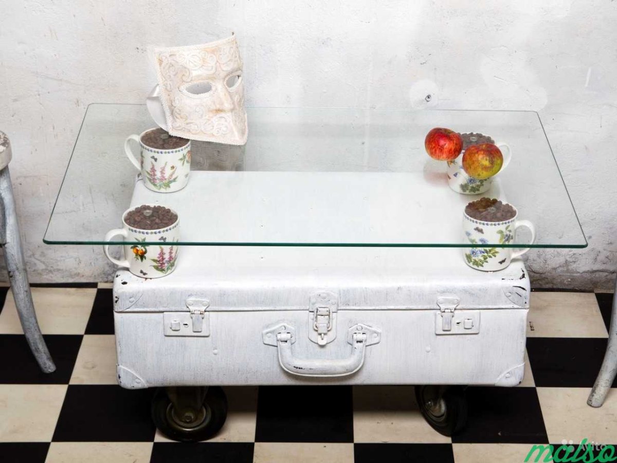 Стол из чемодана