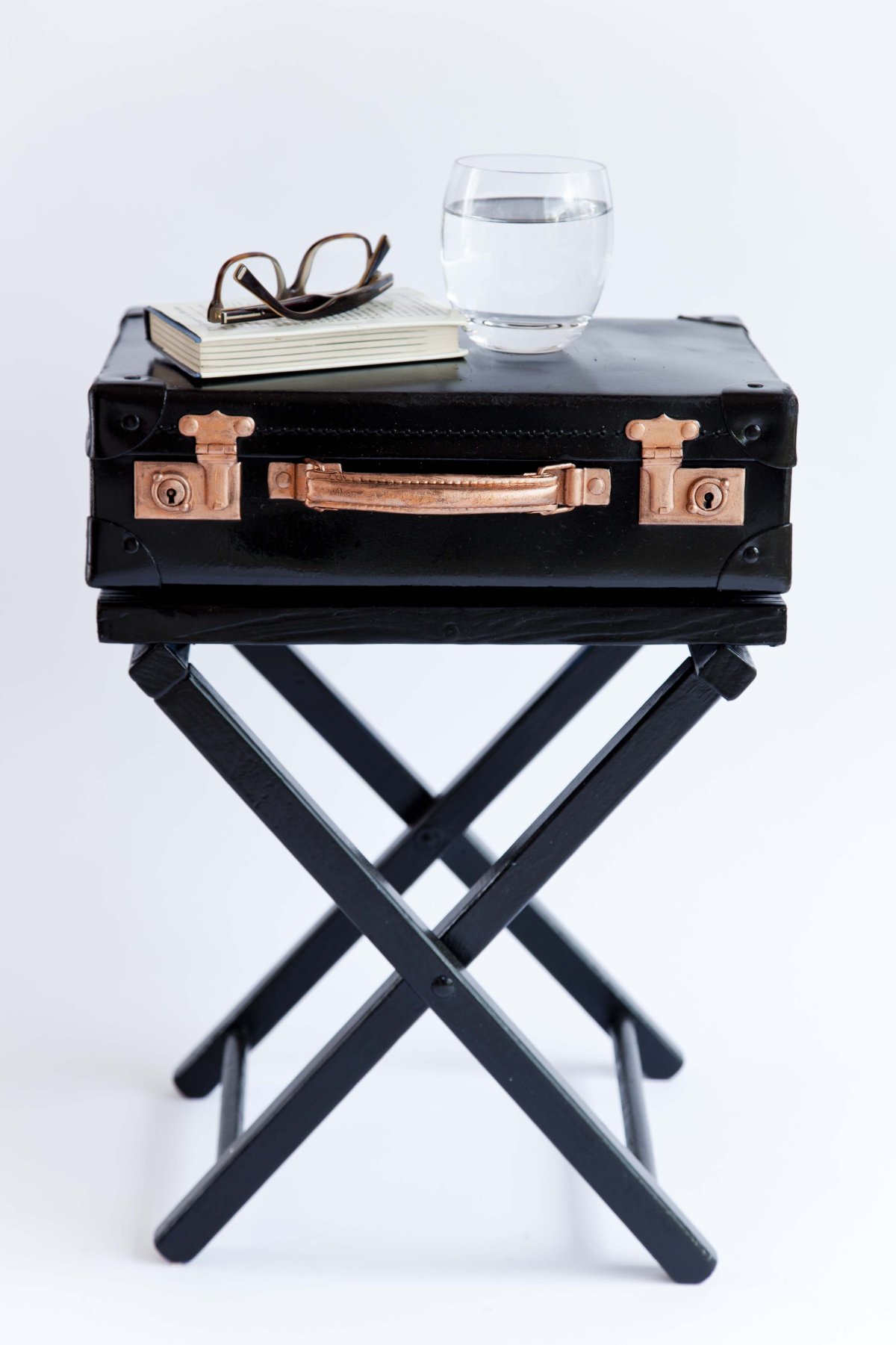 Туалетный столик из чемодана