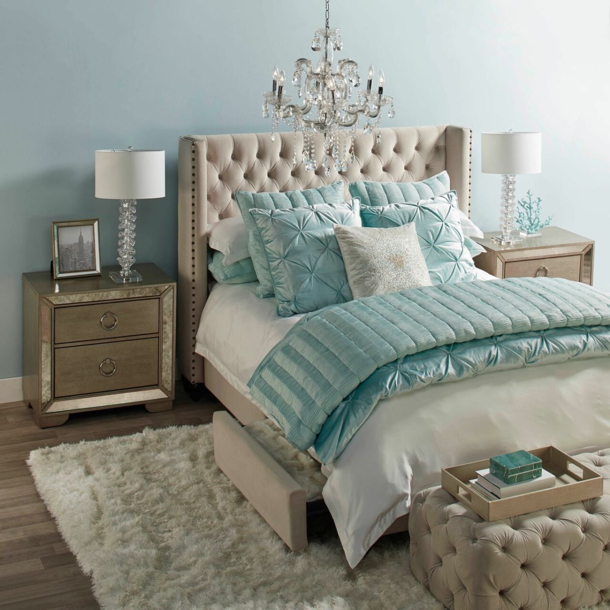 Спальня в мятных тонах