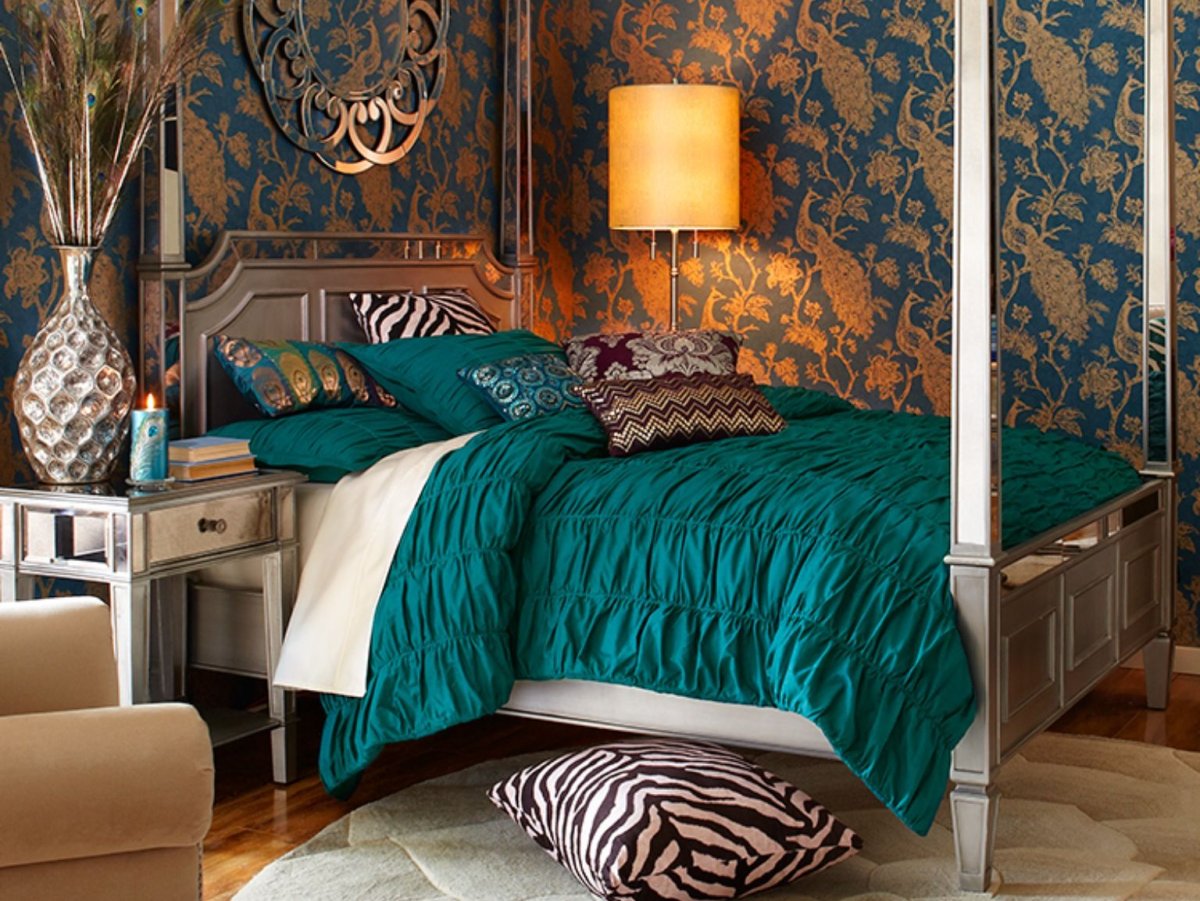 Спальня в бирюзовых тонах