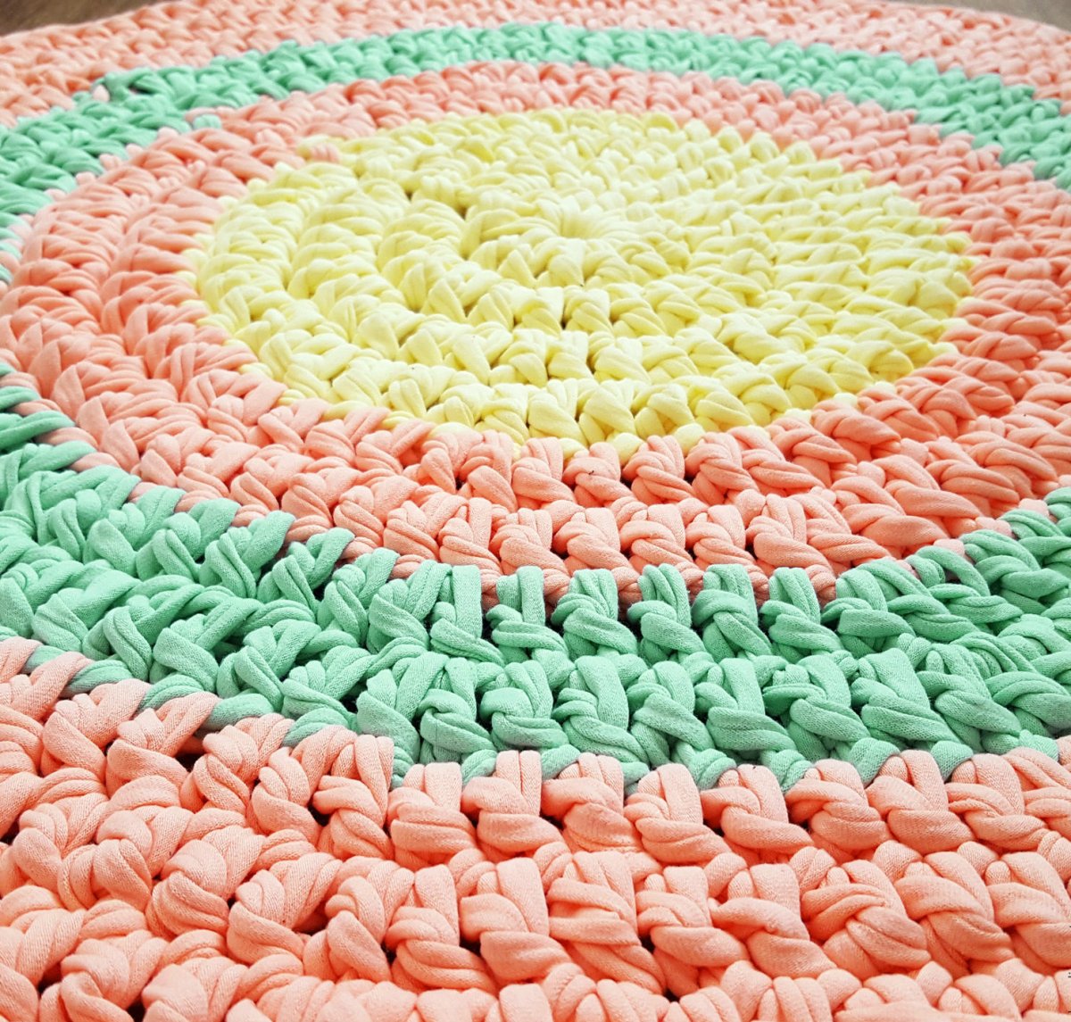 Как связать крючком коврик воздушными петлями