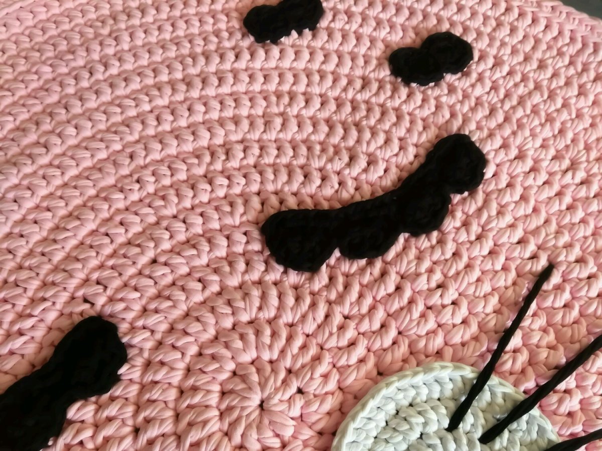 Плетеные коврики в интерьере