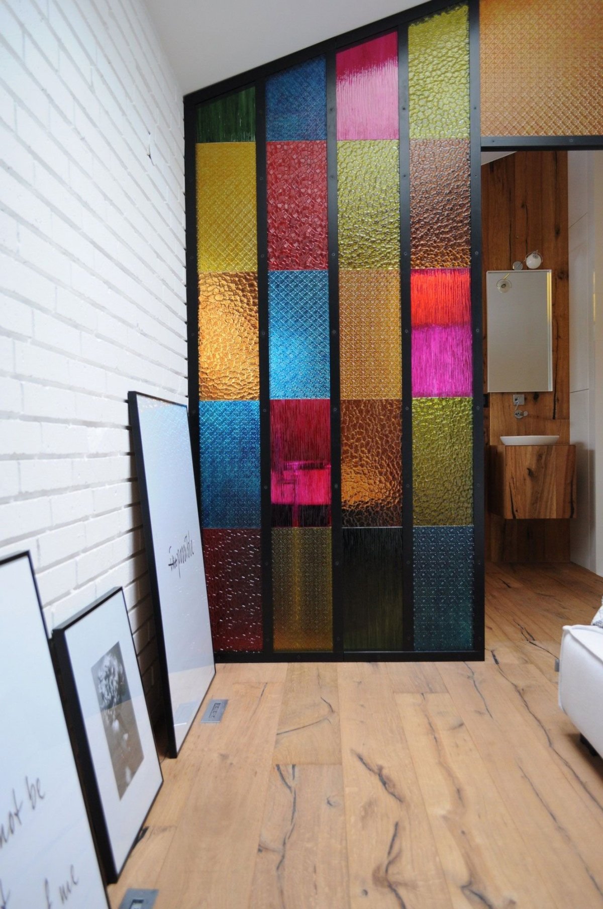 Цветное стекло в интерьере