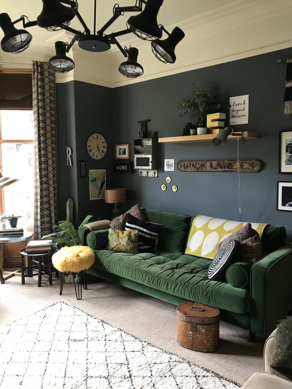 Гостиная в оливковом цвете