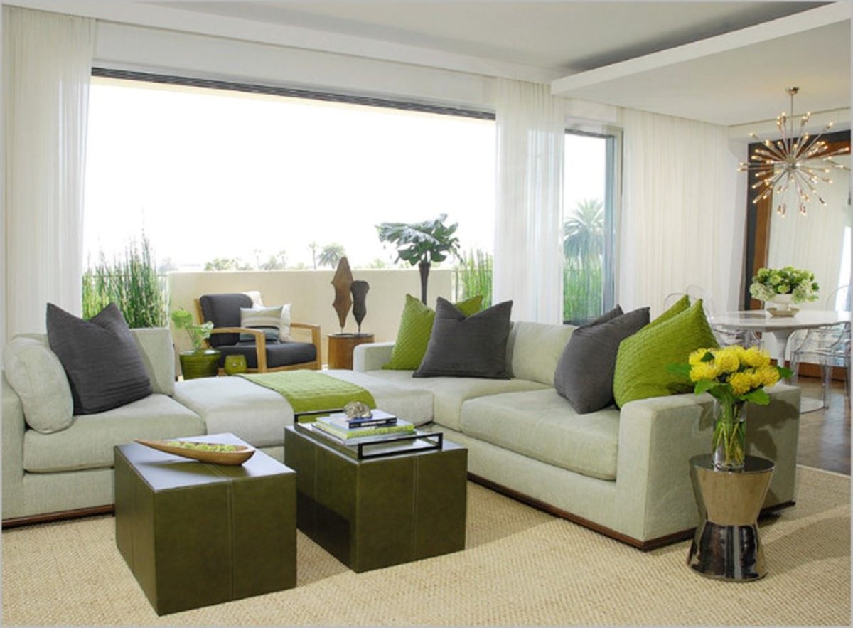 Диван цвета хаки