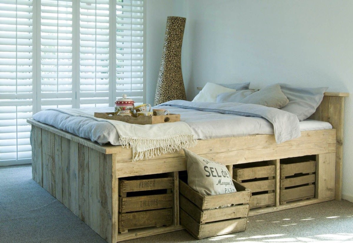 Изголовье для кровати из паллет