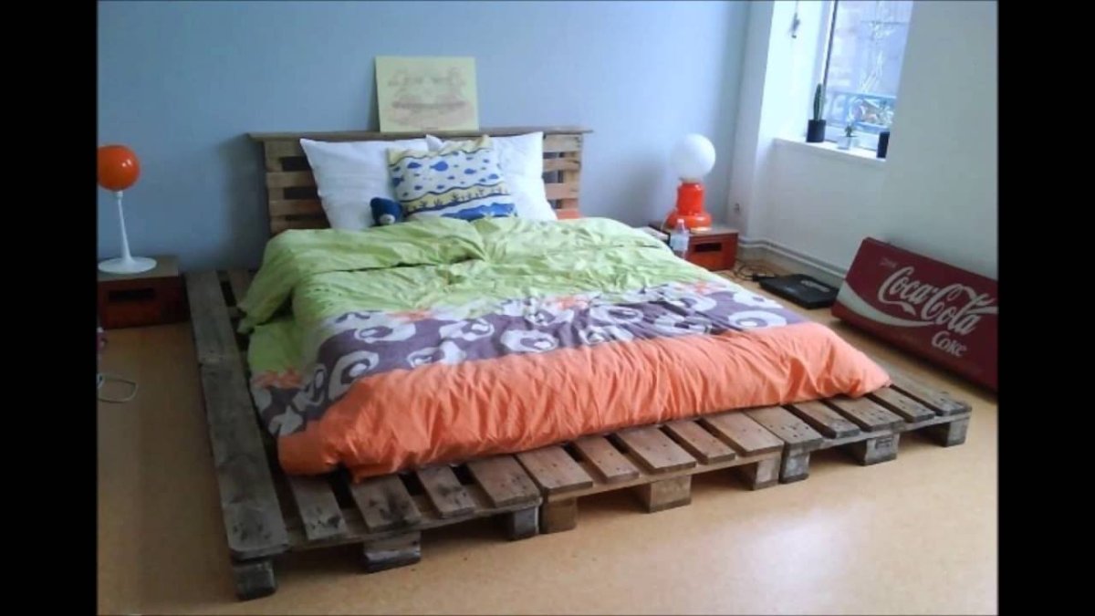 Кровать из паллетов