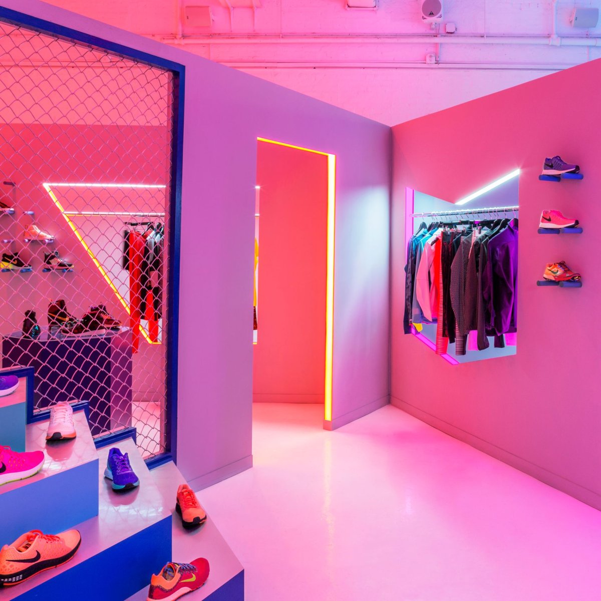 Яркий гардероб