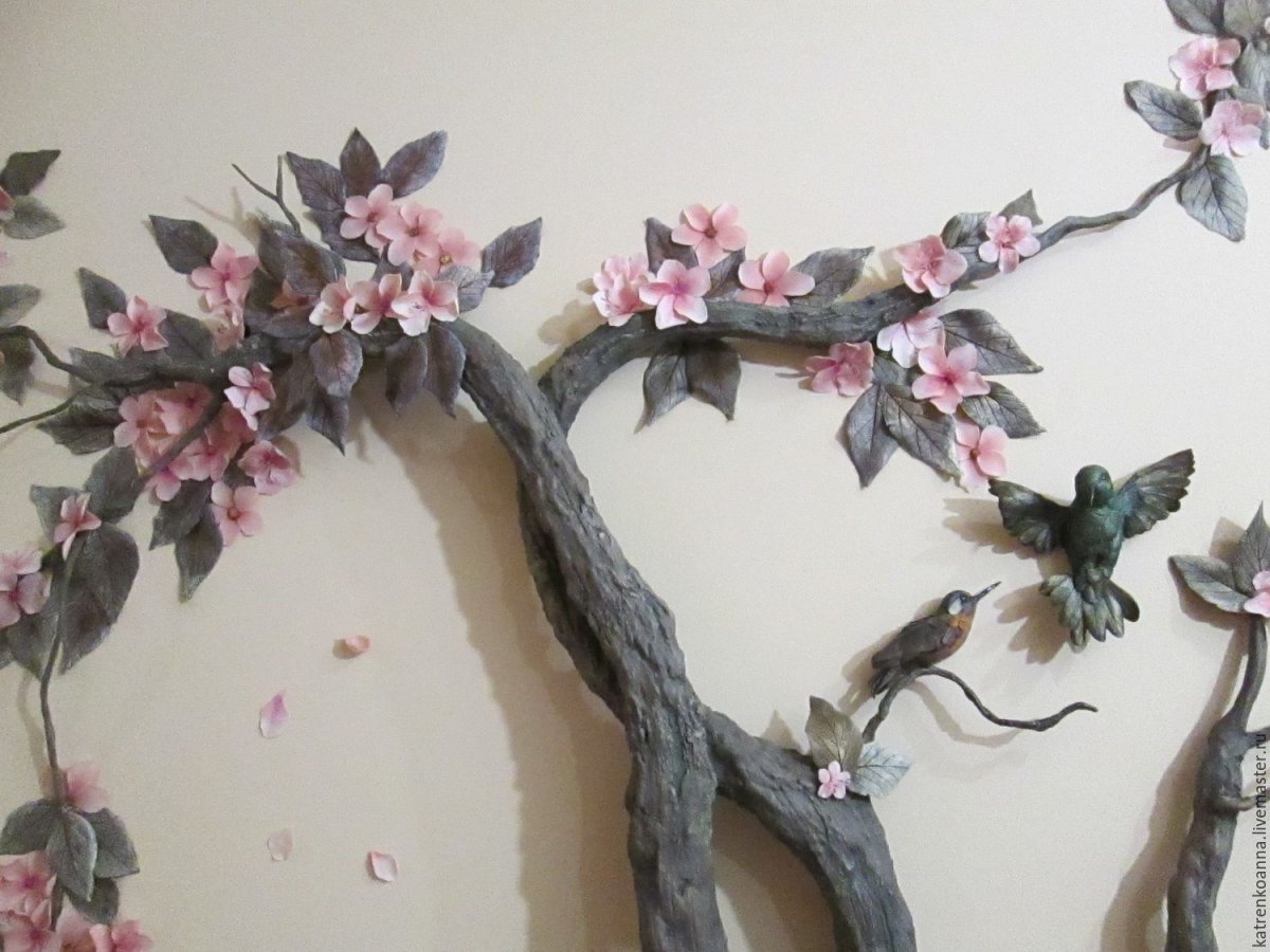 Объемное дерево на стене