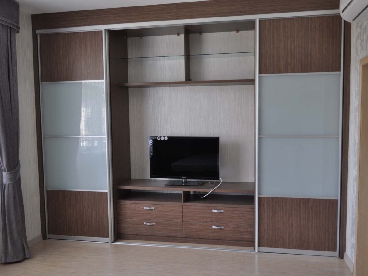 Встроенные шкафы с телевизором