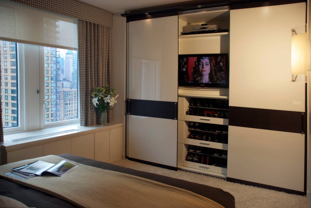 Шкаф со встроенным телевизором