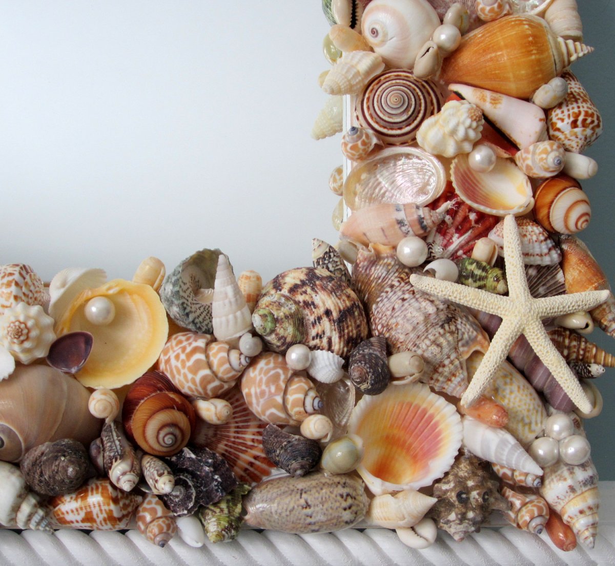 Декор из морских раковин