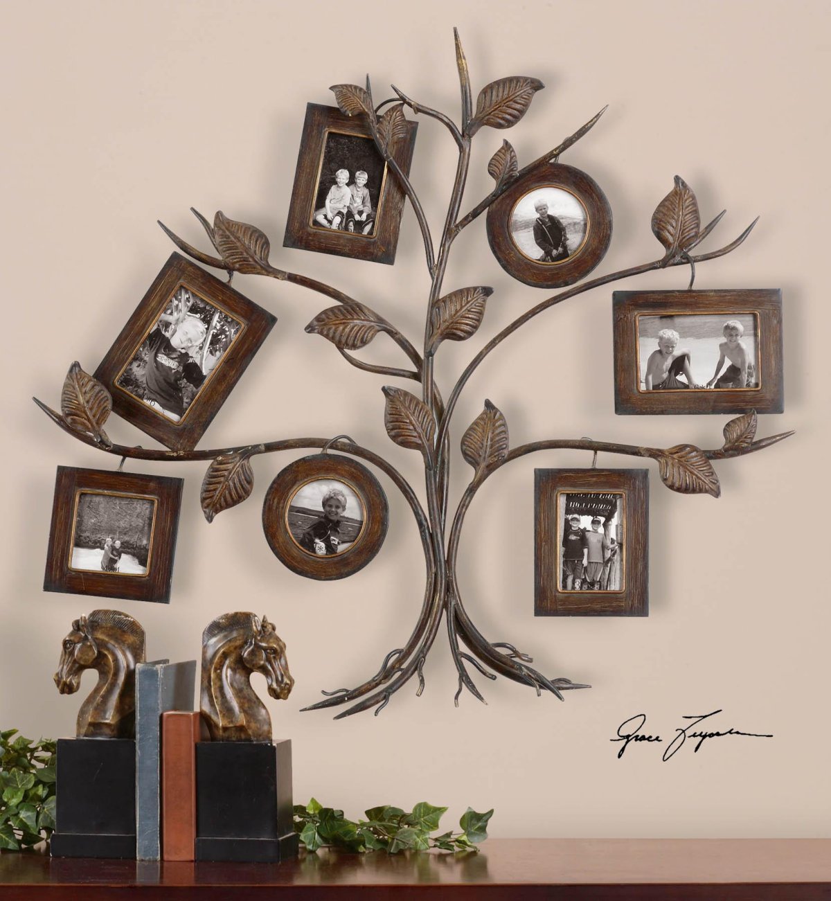 Дерево на стену с фоторамками