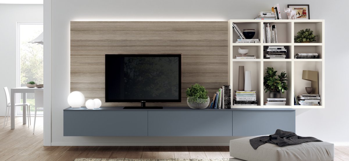 Навесные полки над телевизором