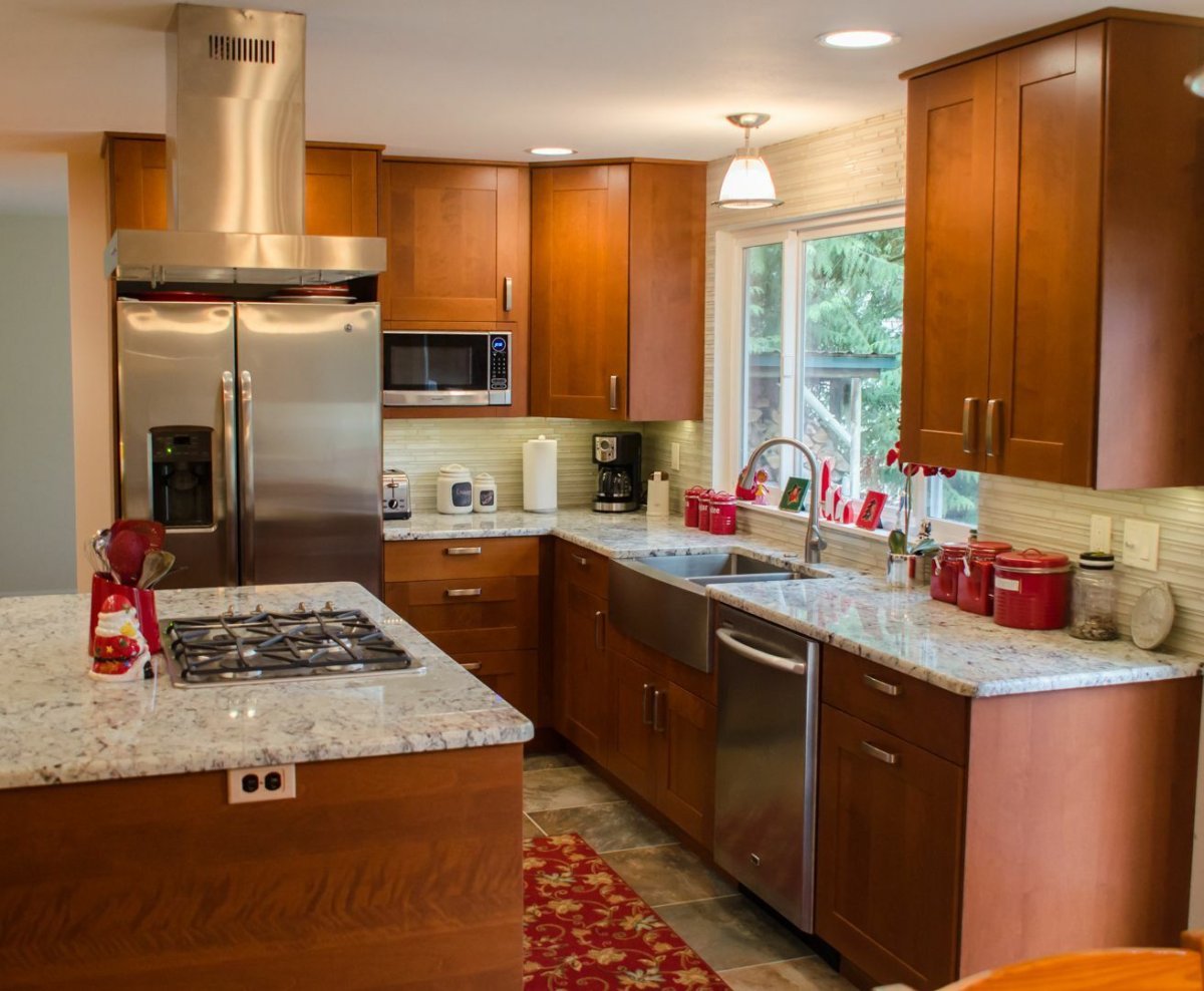 Кухни коричнево рыжие