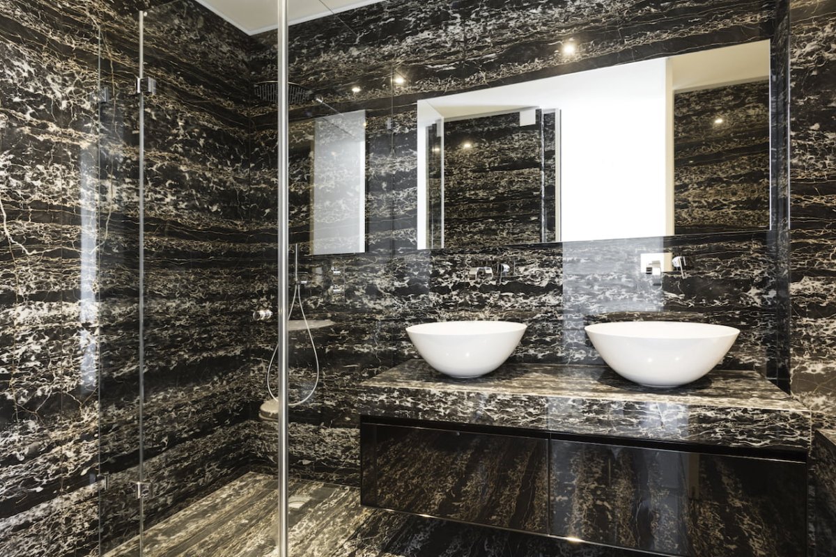 Кухня с фар Уком под мрамор