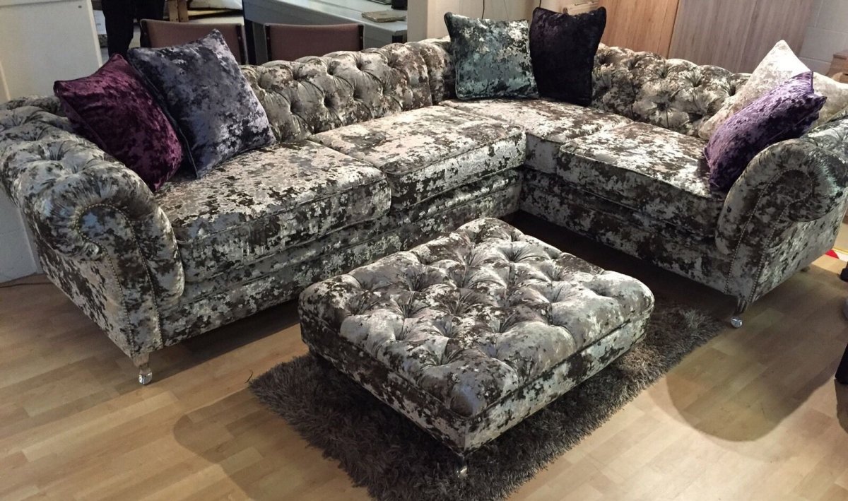 Велюровый диван угловой белый