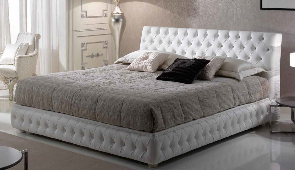 Плед к кровати с мягким изголовьем