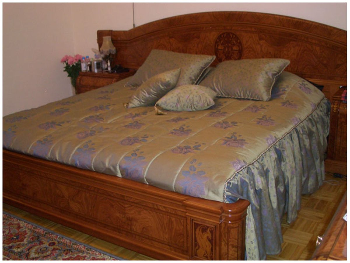 Покрывало на кровать в спальню с тремя спинками