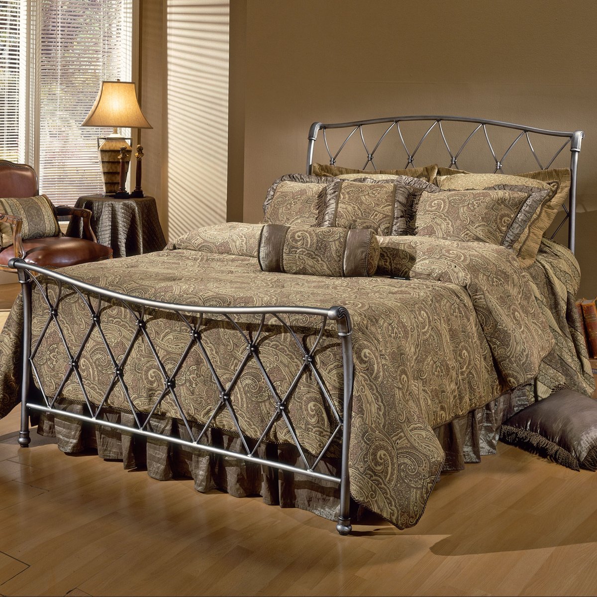 Плед на кованую кровать