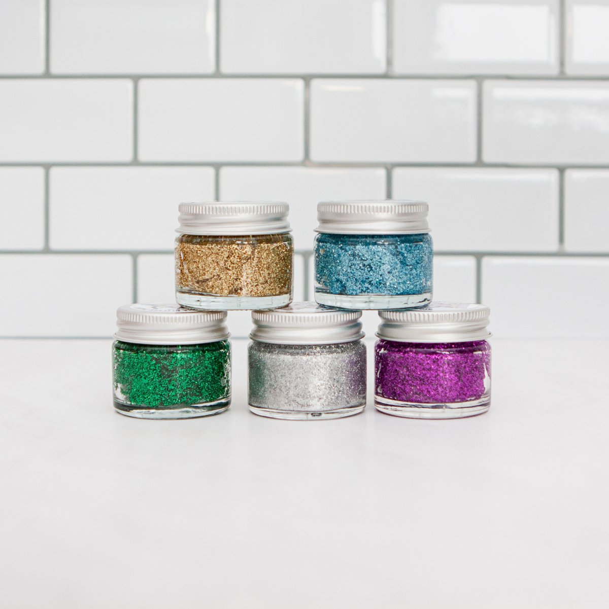 Серебристая краска для стен