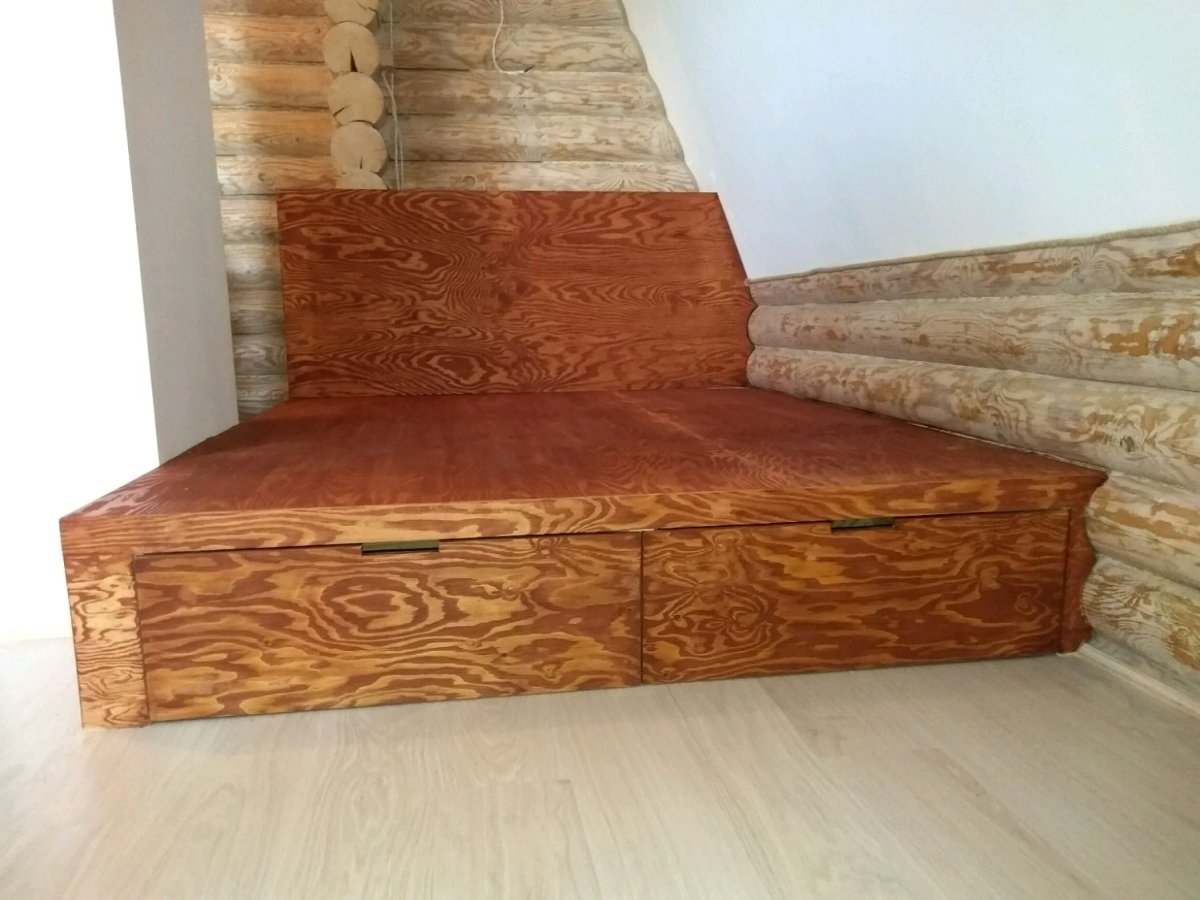 Кровать из подручных средств